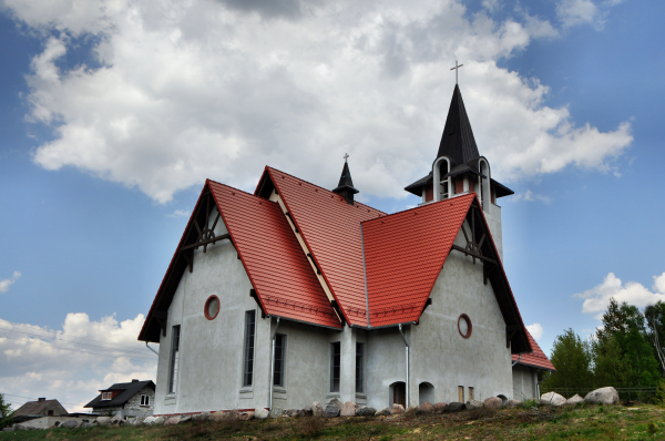 Kościół w budowie w Męcikale